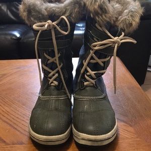 SOLD on mercari Paws Winter Boots